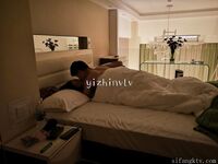 推特女神『大婊姐』深情解說每一個淫亂不堪的故事_當著老公面被他朋友無套插入的三人大戰