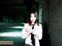 露臉才是王道！推特清純大波翹臀奔放正妹輝夜姬私拍各種反人類調教群P喝尿炮擊多人顏射場面令人乍舌