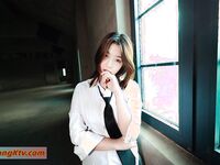 露臉才是王道！推特清純大波翹臀奔放正妹輝夜姬私拍各種反人類調教群P喝尿炮擊多人顏射場面令人乍舌