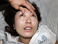 最新真實迷玩公司女同事 開口器 暴力翻 抽插各種玩弄 特寫無套抽插小穴 超清4K