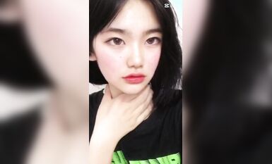 皮皮蝦網紅純欲女神【在下小羊】人前傲女，人後母狗，被金主包養定製私拍各種裸舞紫薇視頻207V (202)