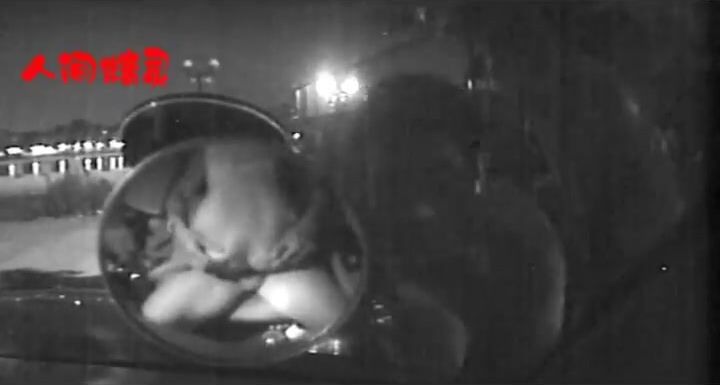 戶外露出界鼻祖！曾火遍全網的美臀反差人妻【人間精靈】景區人前放肆露出+野戰車震無水全套 (15)