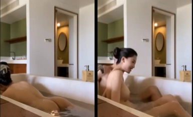 网曝不雅門事件 23岁著名女明星不雅自拍外流 与有钱男友露脸浴缸性爱视频.