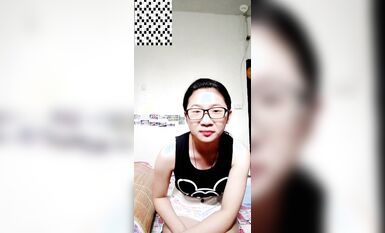 少女殺手PUA大神網撩青澀學生妹 由淺入深最後開房啪啪全程露臉沒啥性經驗動作生疏 (1)