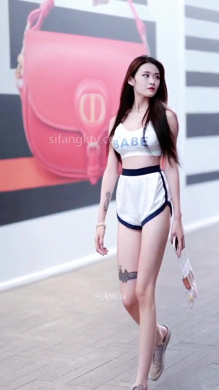 重磅 抖音直播技術性走光 熱舞 露底 美女雲集 (40)