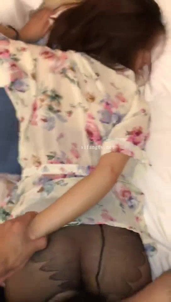 稚嫩漂亮嫩妹『清純女友』清純系妹子被大肉棒男友猛操 騎在妹子臉舔蛋蛋肉棒 完美露臉  (33)