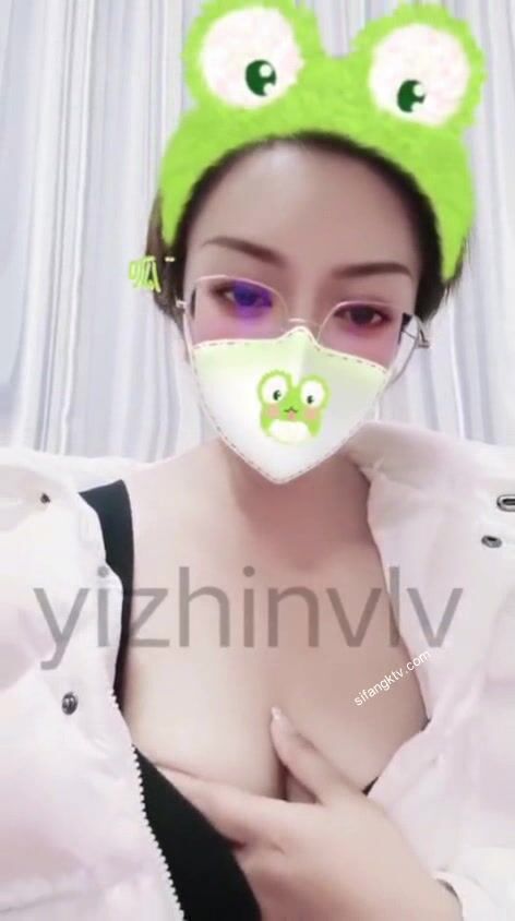 推特24萬粉騷貨『大婊姐』私密群淫語群P私拍 網紅美乳各種劇情啪啪 真人實戰 高清 (15)