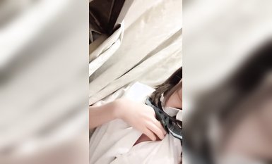 【京魚兒】19歲童顏巨乳少女~學生服~公園涼亭刺激玩跳蛋! (1)