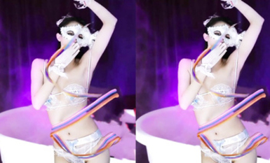 網易CC騷主播【白妖妖】土豪萬元定製騷舞。大膽露逼，道具自慰 (13)