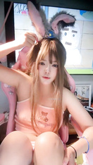 少蘿溫卿-顏值還是非常不錯的，少蘿類型的黃播，性格挺活潑可愛的，搭配各種軟妹裝，再加上尺度不低的整活能力，挺有看頭的 (58)