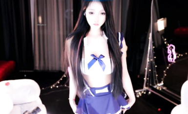 萬元定製星秀極品女神【雅恩北北】高能福利，自導自演與爸爸亂倫，雙道具榨白漿，黃瓜自慰狂噴水 (1)