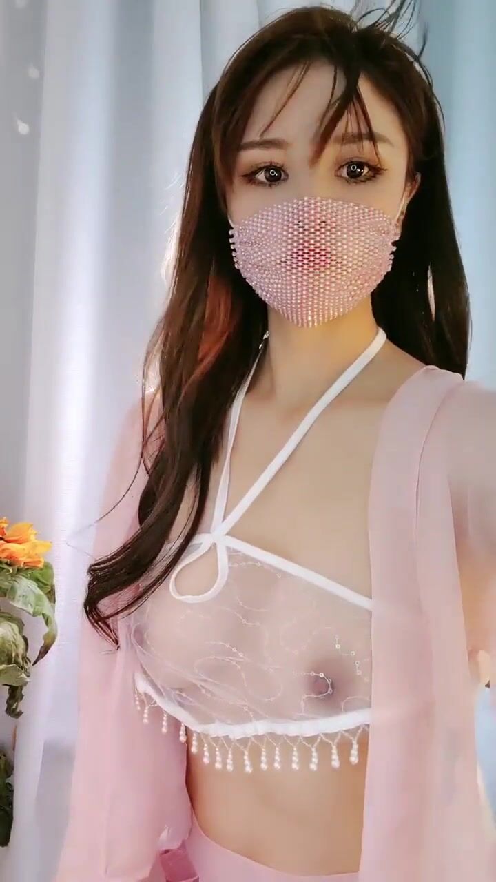 小仙女下凡！小仙女下海！天底下竟有如此好看的大奶子！仙女不僅長得甜美顏值超高，完美的大奶，其他妹子望塵莫及 國風舞蹈 (2)