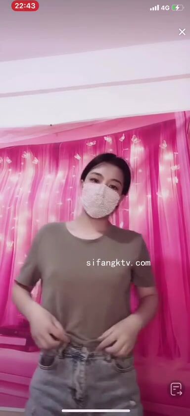 最新《瘋狂抖音》外篇之《抖音擦邊4》顏值主播各顯神通 閃現走光 刷邊瘋狂作死 扣逼漏奶 (158)